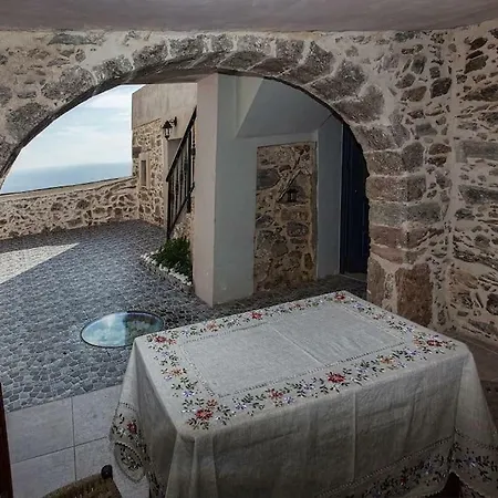 Casa di campagna Petrino Paradosiako