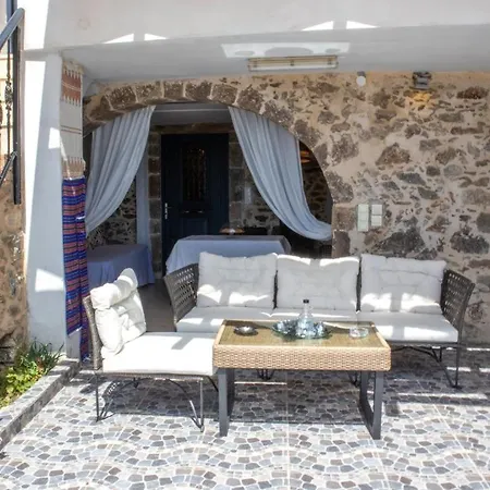 Petrino Paradosiako Country house