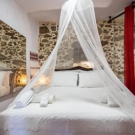 Petrino Paradosiako Country house