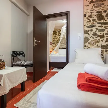 Petrino Paradosiako Country house